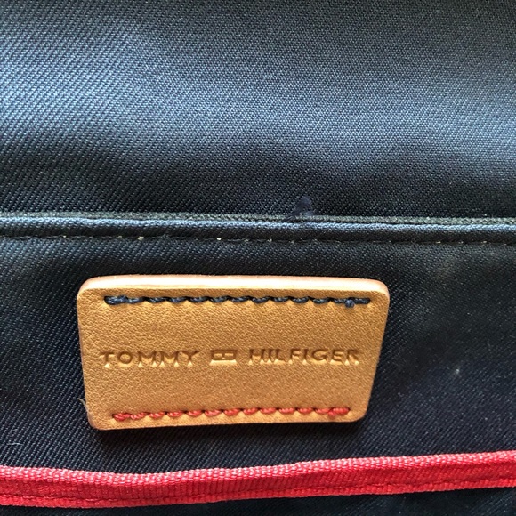 Tommy Hilfiger Striped crossbody bag - Picture 3 of 9